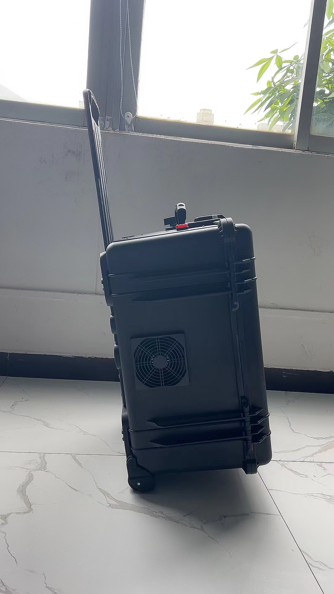 茂南手拉箱型移动通信干扰器